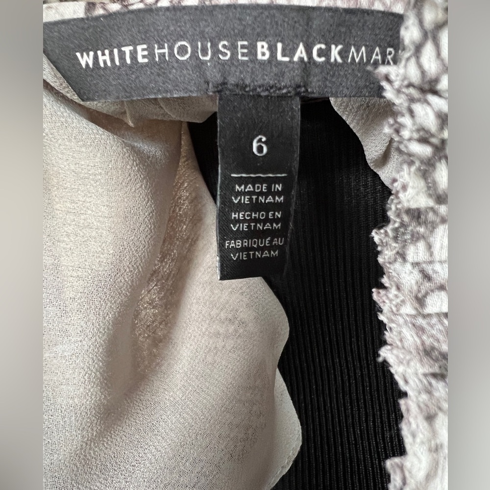White House Black Market Gray Snake Print Sleeveless Ruffle Neck Tank Size 6 - Picture 4 of 4